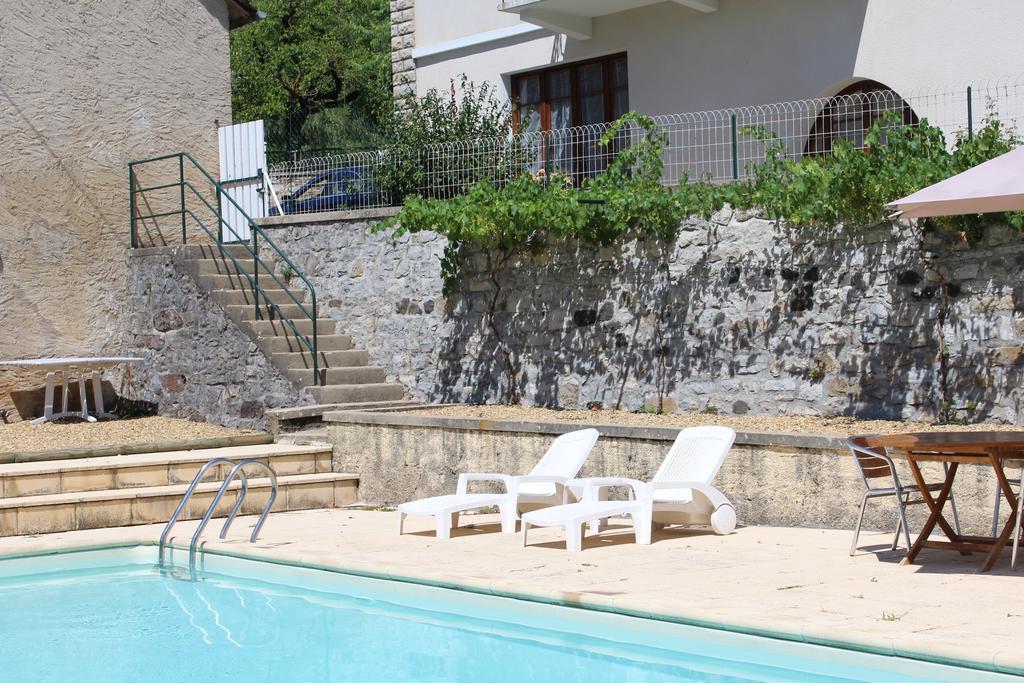 Chambres D'Hotes La Fontaine Espalion Ngoại thất bức ảnh