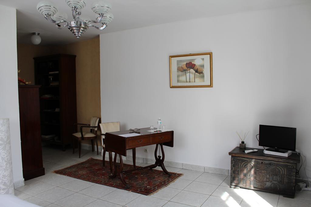 Chambres D'Hotes La Fontaine Espalion Ngoại thất bức ảnh